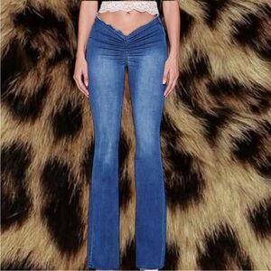 BDG Y2K V-Cut Low Waist Jean